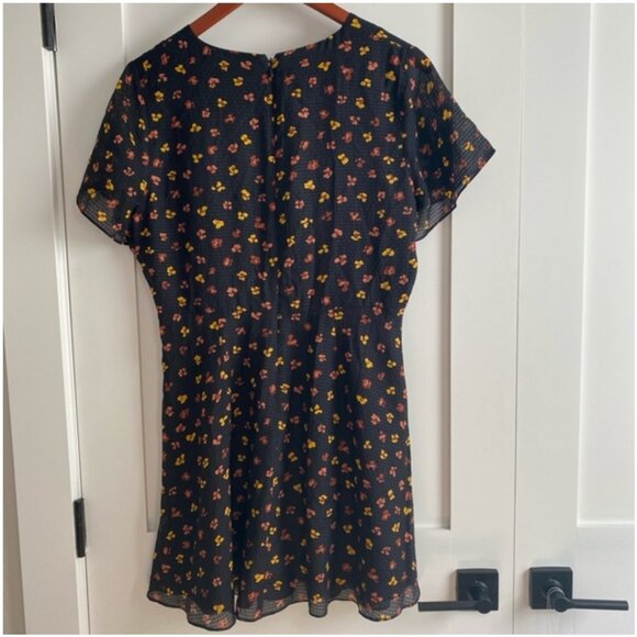 Madewell Petite Silk Button-Front Swing Dress in Feline Floral - Picture 4 of 5